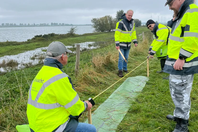 dijkwachten oefenen op tiengemeten