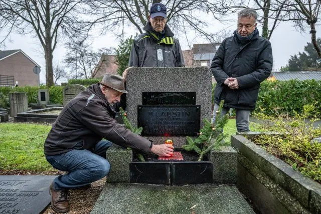 lichtjes op oorlogsgravenherkingen1 0