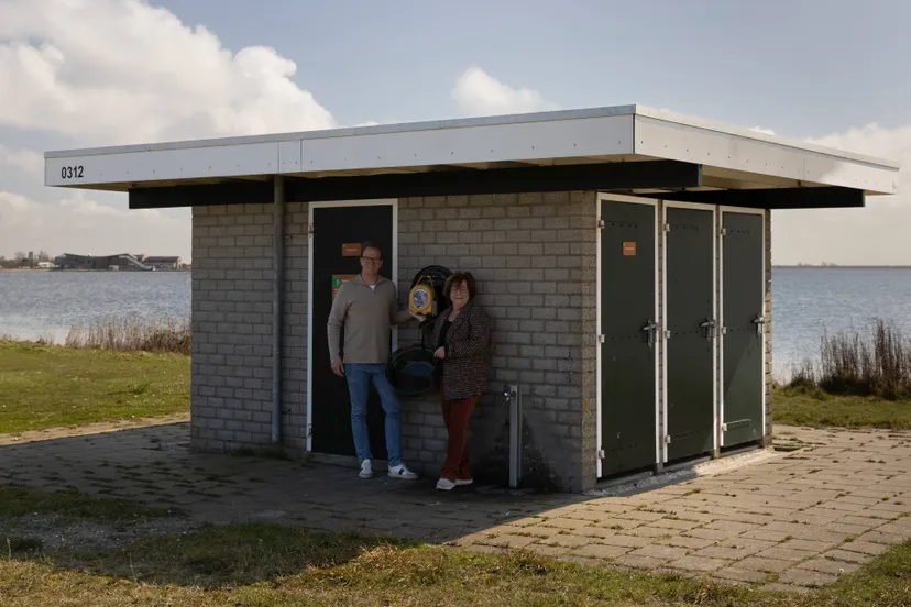 aed op de kabbelaarsbank