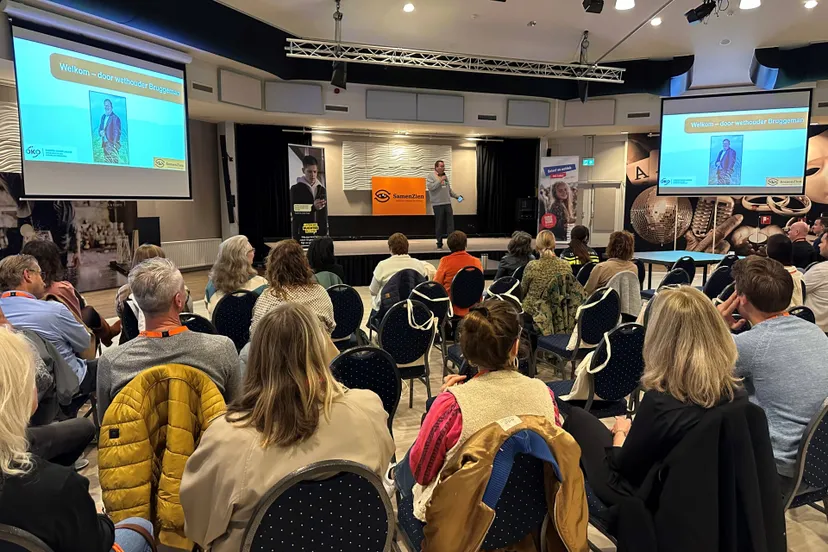 SamenZien Bustour 6 oktober 2025 - opening wethouder Bruggeman 2