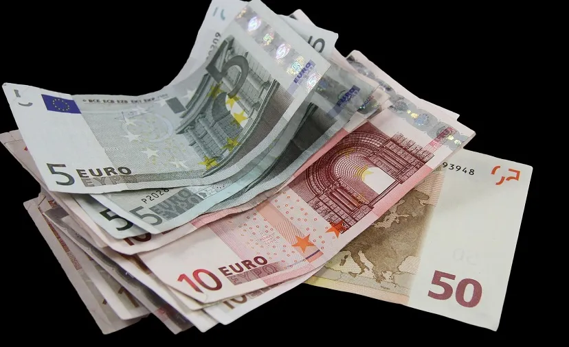 banknotes gd01bbc4a7 1920