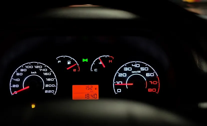 car dashboard 2667434 1920
