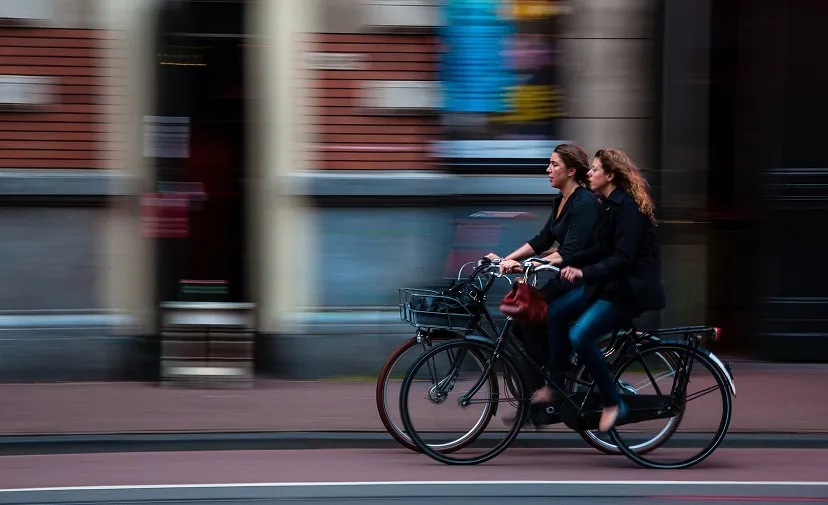 cyclists 690644 1920