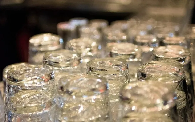 glassware 3849834 1280 915x518 1