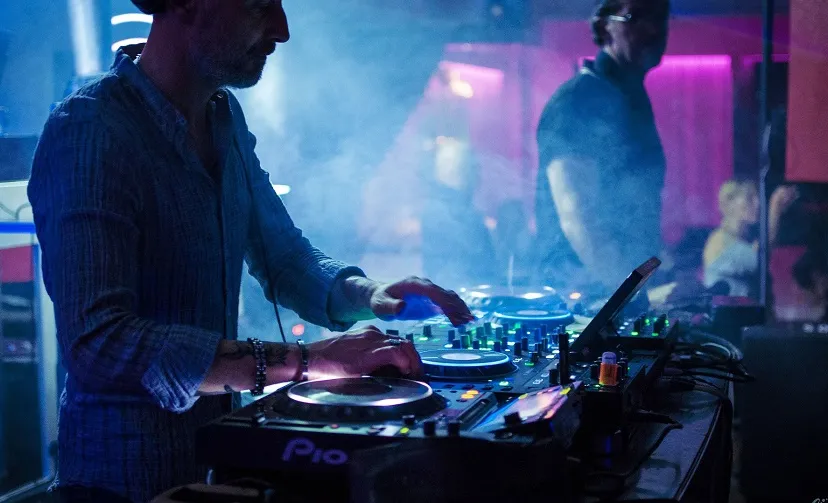 nightclub 6686682 1920