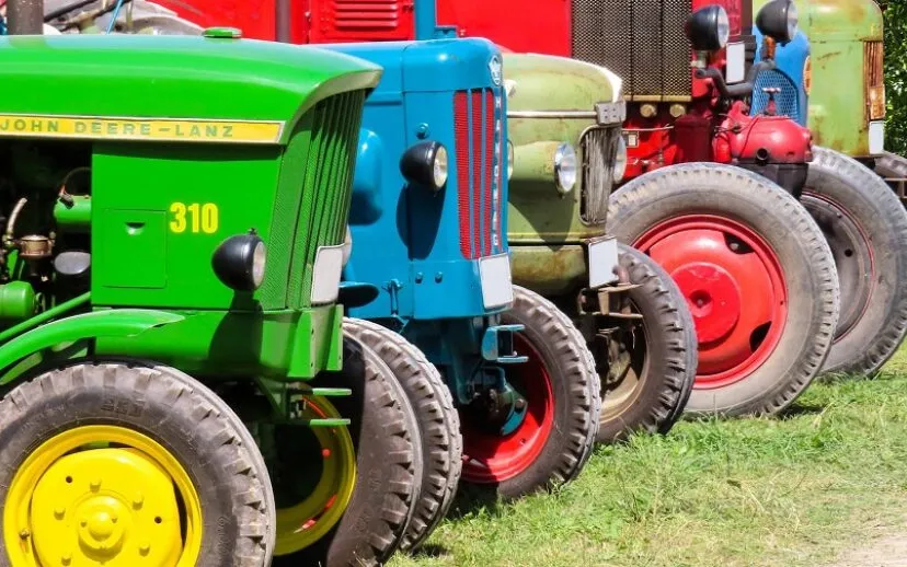 tractors 915x518 1