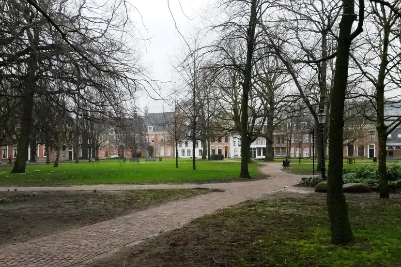 achter martinikerkhof1 de redactie