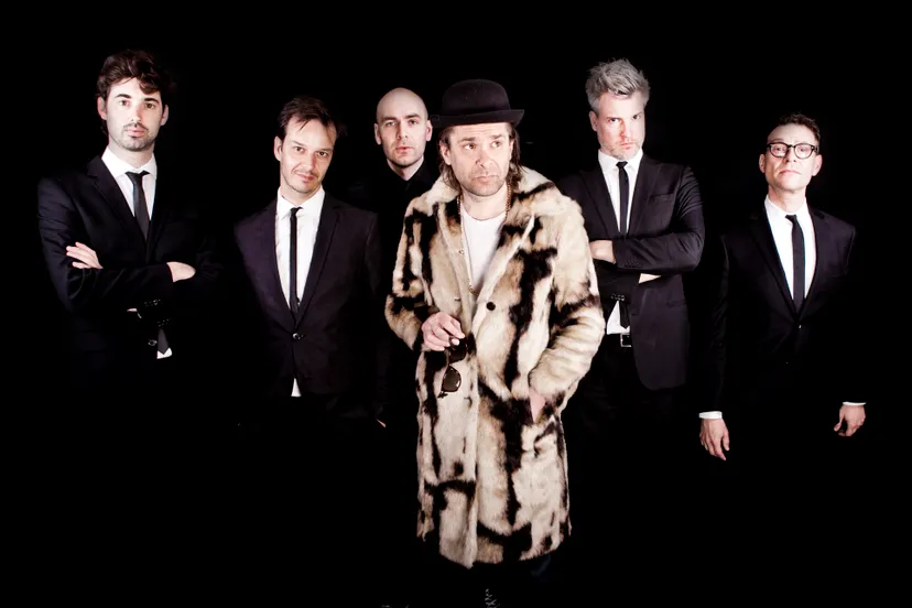 hans teeuwen en de painkillers