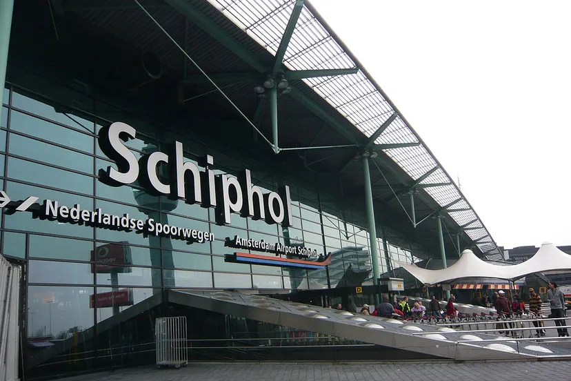 schiphol airport 02 cc by sa 30 wikipedia commons hide sp
