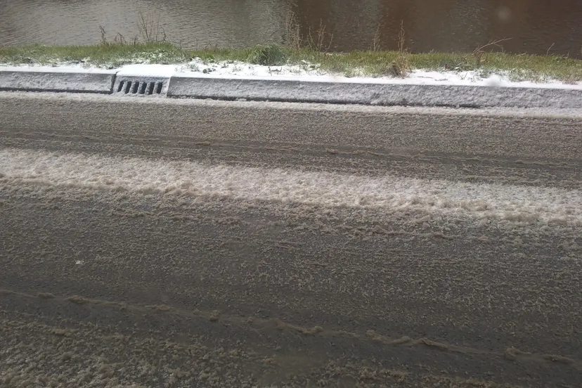 sneeuw en ijsresten weg