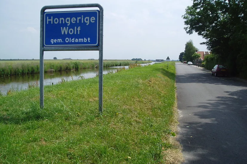 1024px hongerige wolf vanaf brug wikipedia commons gfdl hardscarf