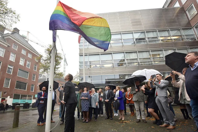 11 okto 2017 provinciale staten hijsen de regenboogvlag