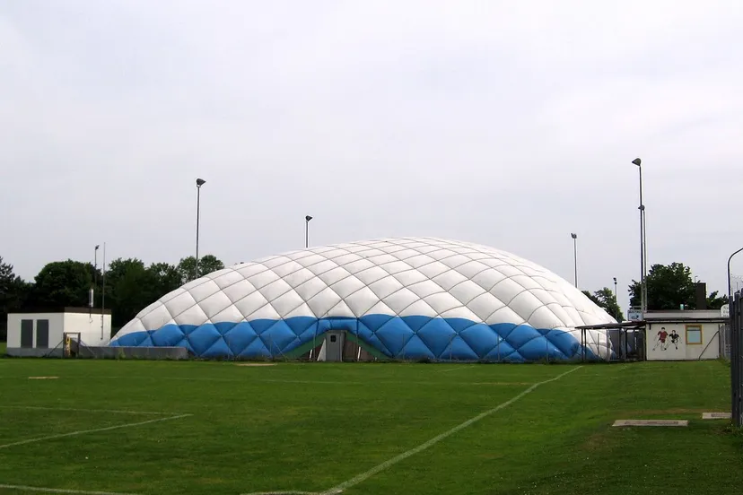 1280px eishalle haunstetten blaashal cc by sa 30 wikipedia omnidoorn 999