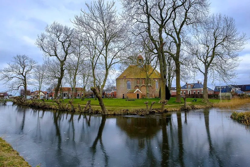 1280px thesinge kloosterkerk cc by sa 40 hardscarf
