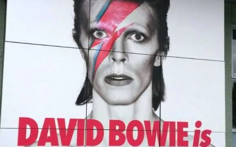 19 915x518 david bowie archief de redactie