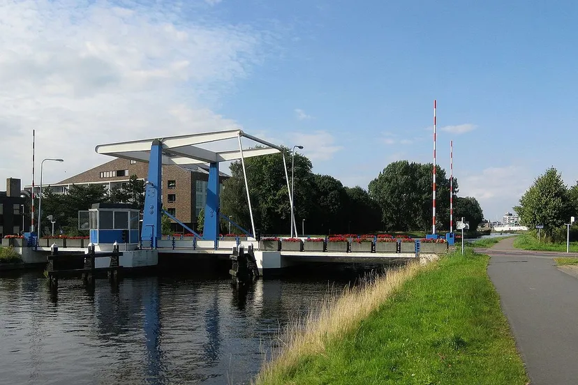 20120816 van iddekingebrug groningen nl cc by sa 30 wikipedia commons wutsje