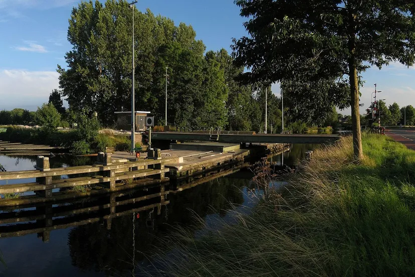 20120820 spoorbrug hoendiep vierverlaten groningen nl cc by sa 30 wikipedia commons wutsje
