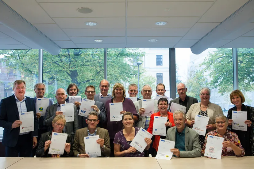 2015 09 21 ondertekening convenant vvb image 00004wsf