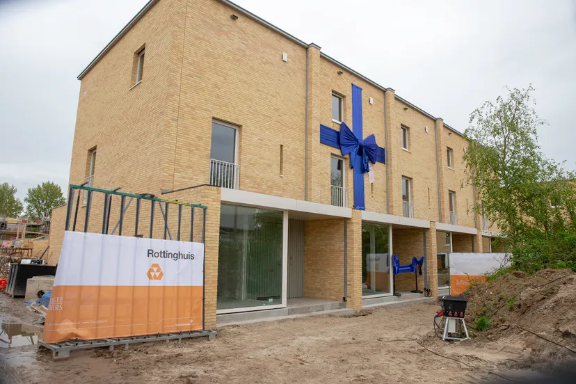 21 05 10 sleuteloverdracht engelse park door roeland van der schaaf henk tammens 11