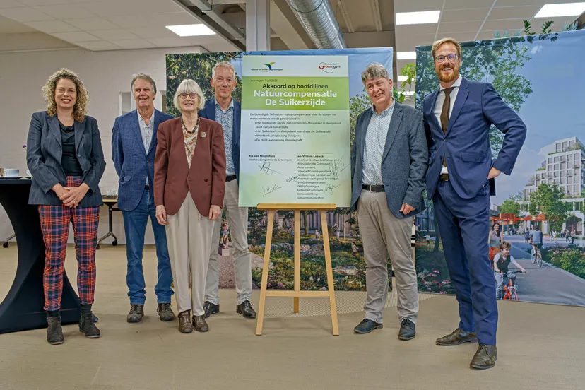 23 07 05 suikerzijde ondertekening bert lanting