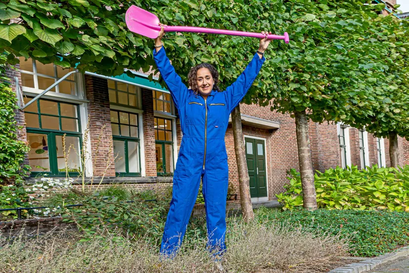 244373850 166329452341722 8220430165507688846 n wethouder chakor tegelwippen gemeente