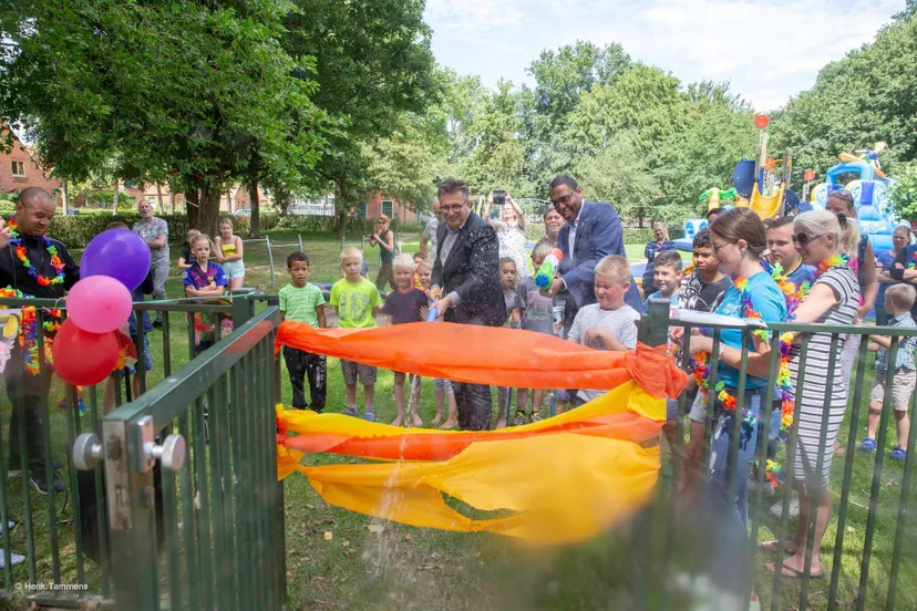 67403408 2361160657435708 5448753832790065152 o opening oosterparkaan zee