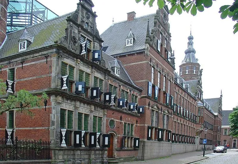 800px provinciehuis groningen voorzijde gouwenaar