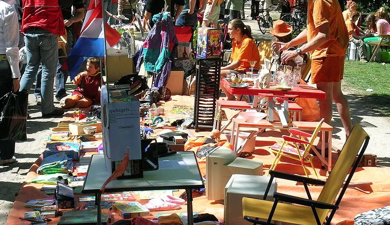 800px vondelpark koninginnedag 2007 cc by sa 25 e1430081122487