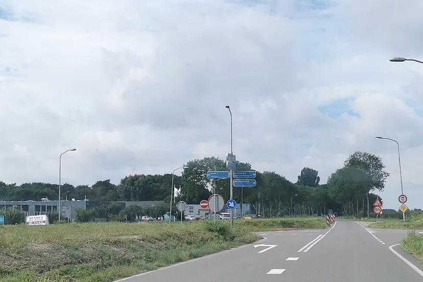 aanleg rotonde leens