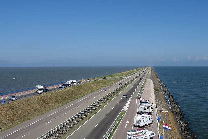 afsluitdijk 08 cc by 25 roobit