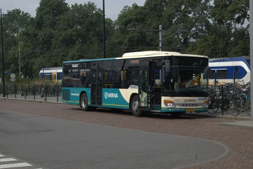 arriva cc by 20 creative commons flickr bart