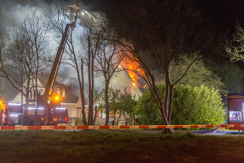 b78w0844 1 woningbrand groningerweg fotografie rieks oijnhausen