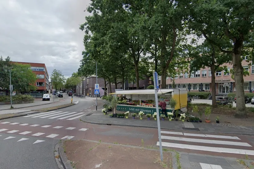 bloemenkraam hoek meeuwerderweg