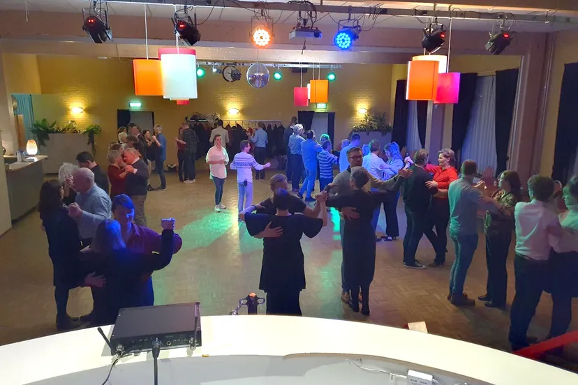 dansles bij groningen danst