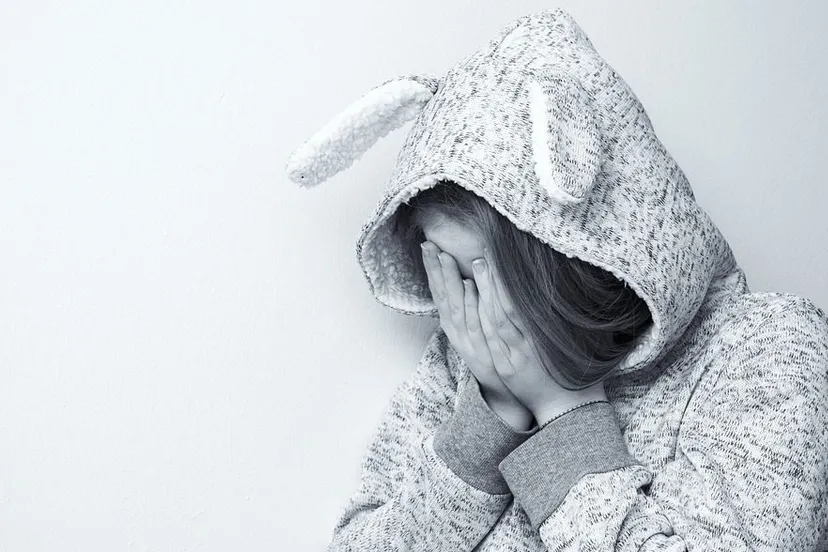 desperate 2048905 960 720 alleen verdriet vrouw e1542641432363