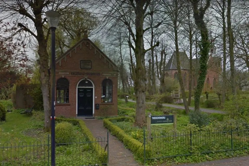 domies toen theeschenkerij