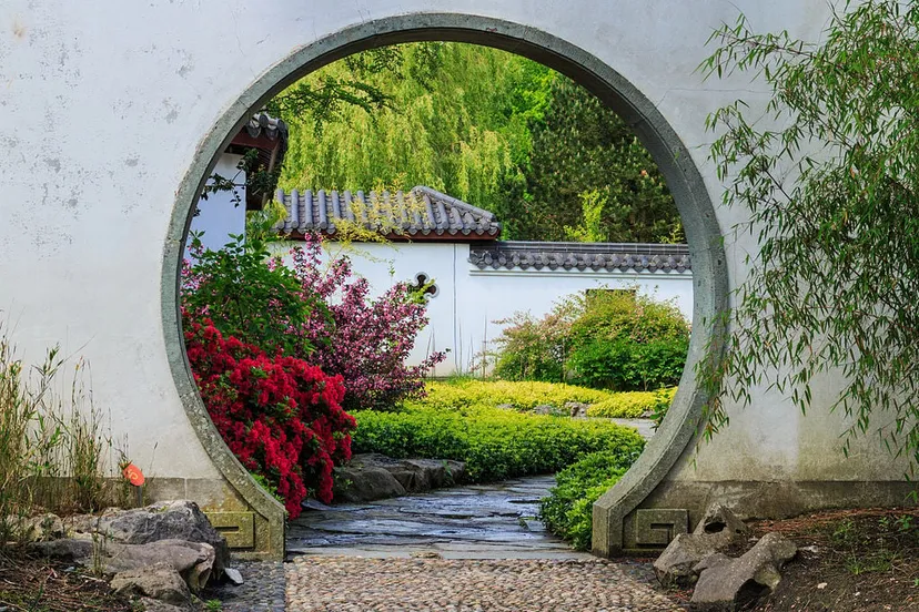 doorgang in muur locatie chinese tuin het verborgen rijk van ming locatie hortus haren 02 cc by sa 40 dominicus johannes bergsma