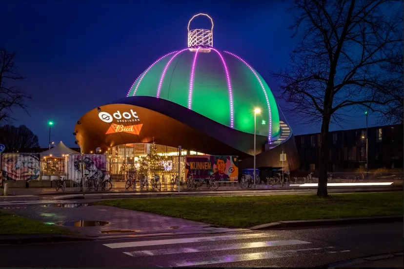 dot kerstbal 2020 door roelof bos