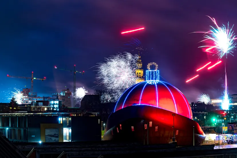 dot kerstbal deon prins