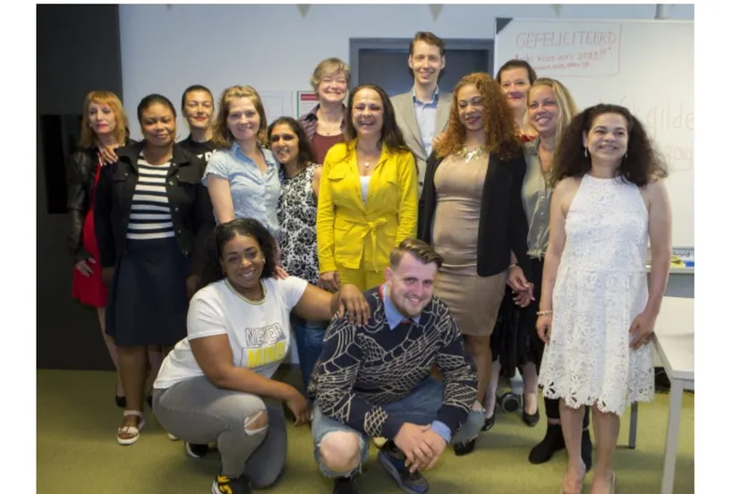 eerste diplomas wijkgilde beijum uitgereikt door wethouder gijsbertsen1 e1563194703388