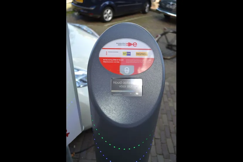 elektrische laadpaal cc by sa 30 wikipedia bontenbal