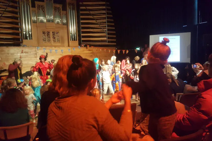 foto jolle doll 1 meezingconcert sint en piet