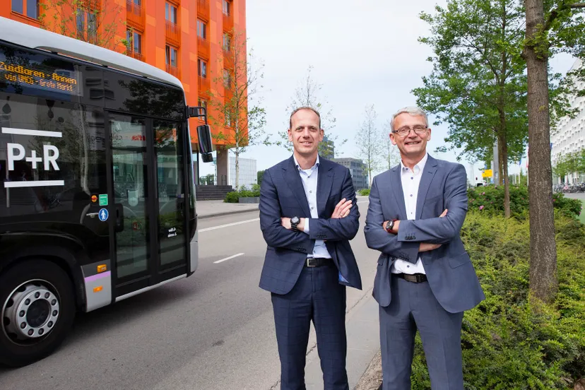foto pilot rechts jos nijhof links fitim ismaili
