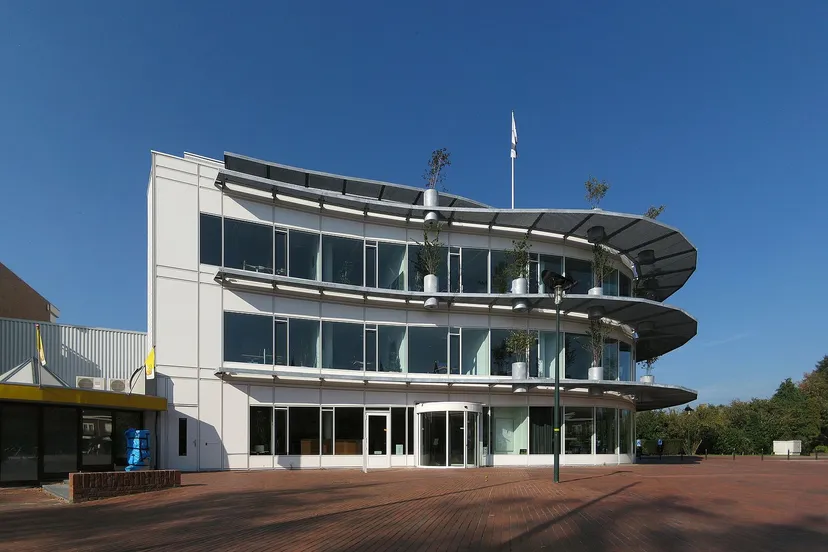 gemeentehuis haren gn nl cc by sa 30 wutsje