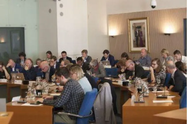 gemeenteraad vergroot