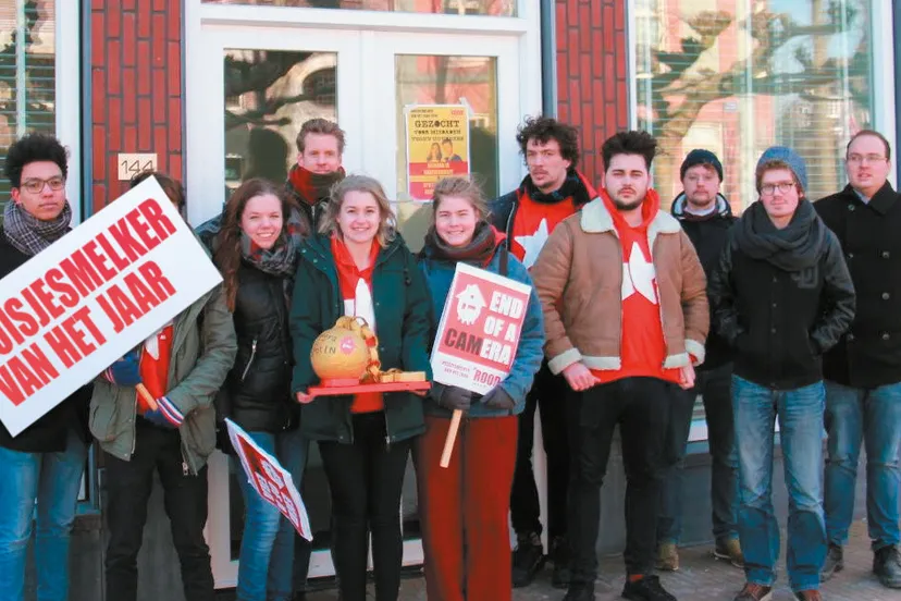 groepsfoto verkiezing huisjesmelker rood groningen