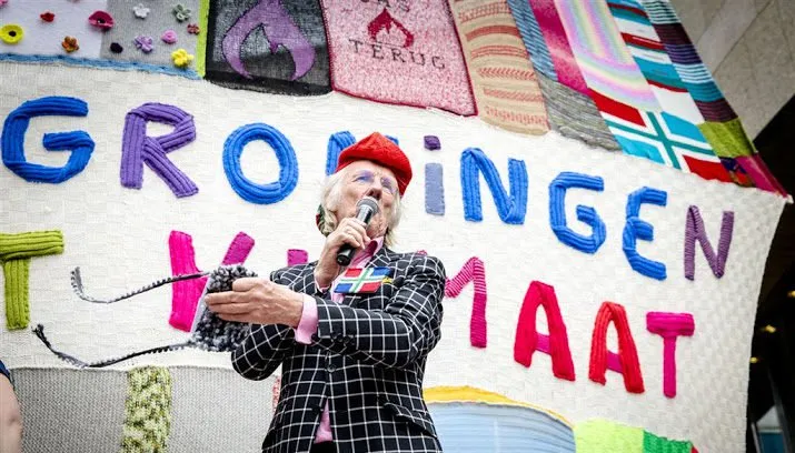 groningers herdenken aardbeving huizinge 715x408