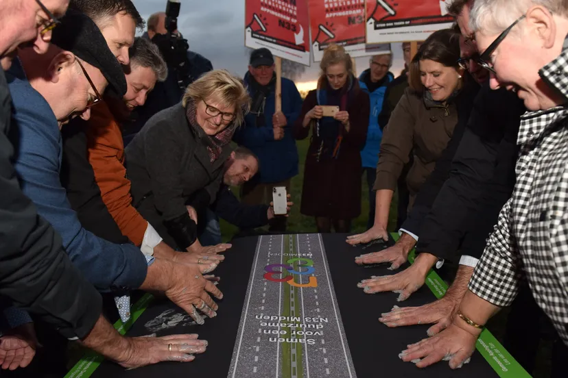 handafdruk in slib e1542737103117