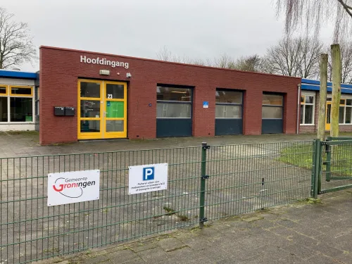 hoofdingang versterken en vernieuwen ten boer