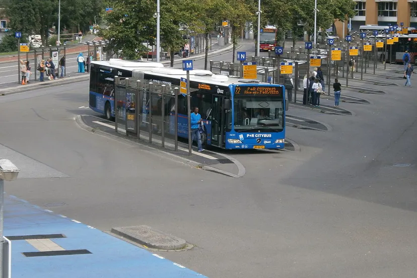 hoofdstation lijn 22 groningen cc by sa 30 theroy t wikipedia